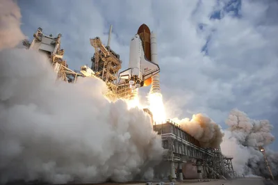 Space Shuttle Discovery / OV-103 | STS-131 cover image