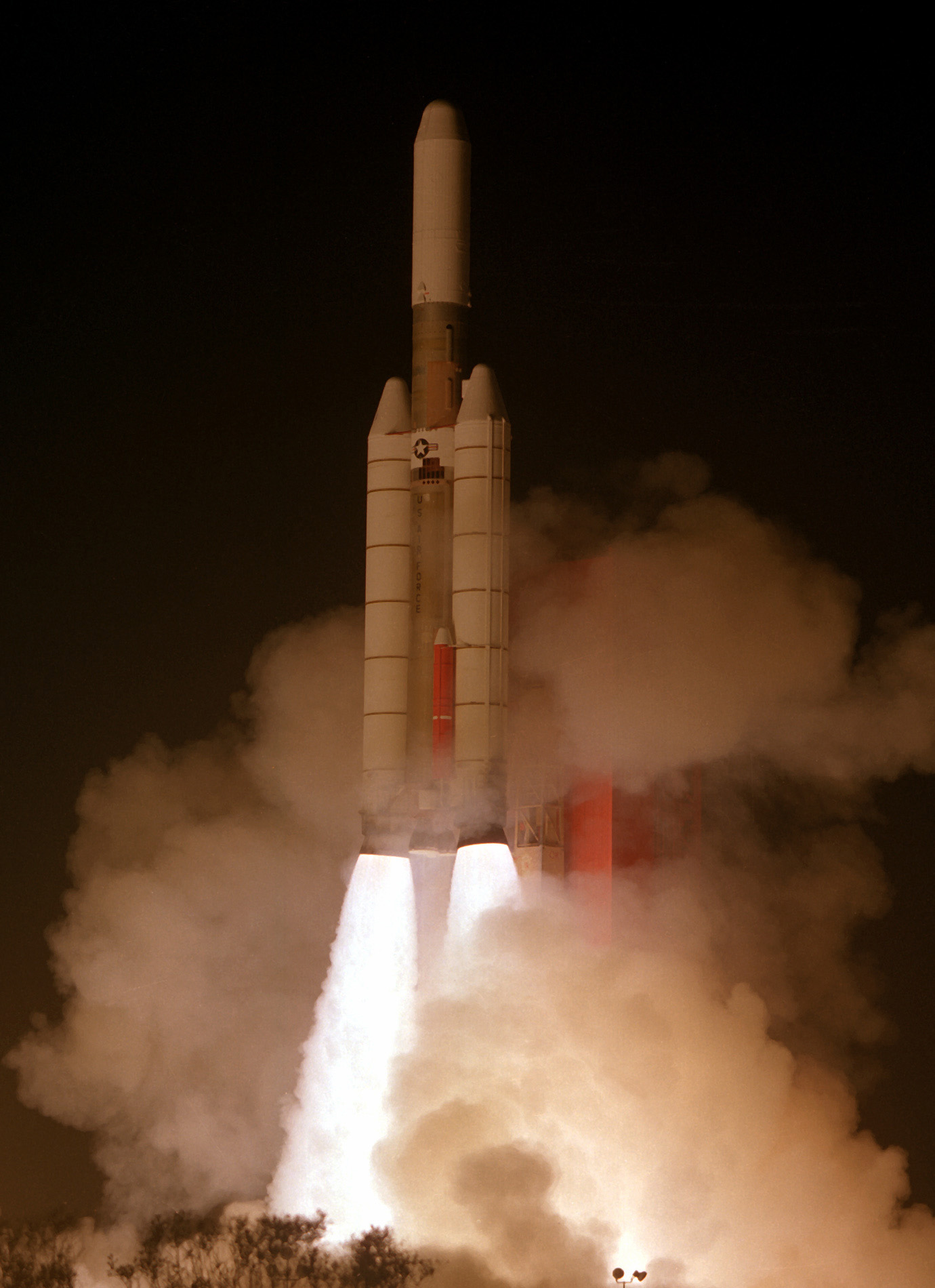 Titan 34D IUS | DSCS-2 16 cover image