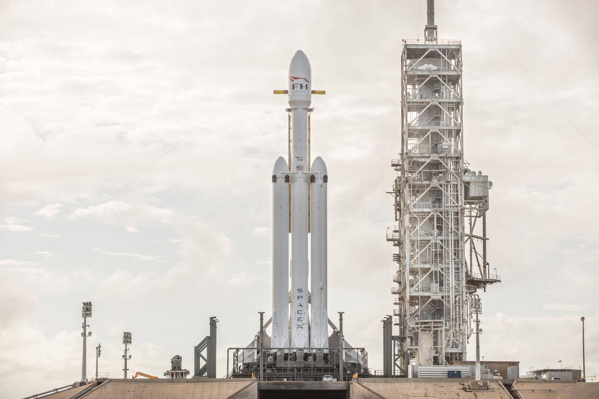 Falcon Heavy | Demo (Test Flight) cover image