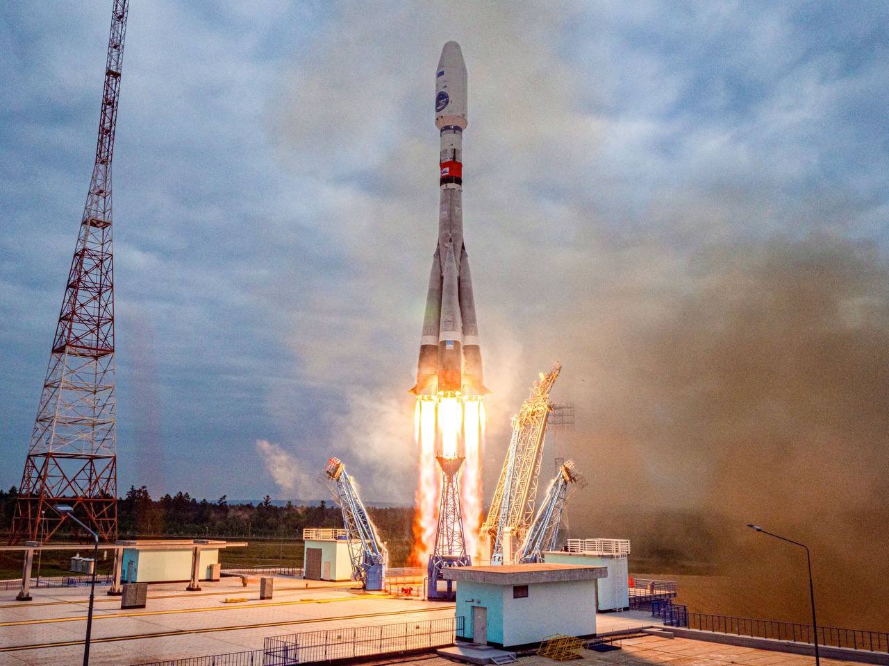 Soyuz 2.1b/Fregat-M | Luna 25 cover image