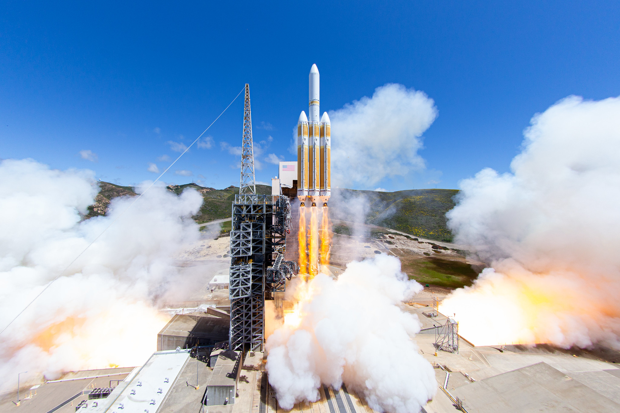 Delta IV Heavy | NROL-82 cover image