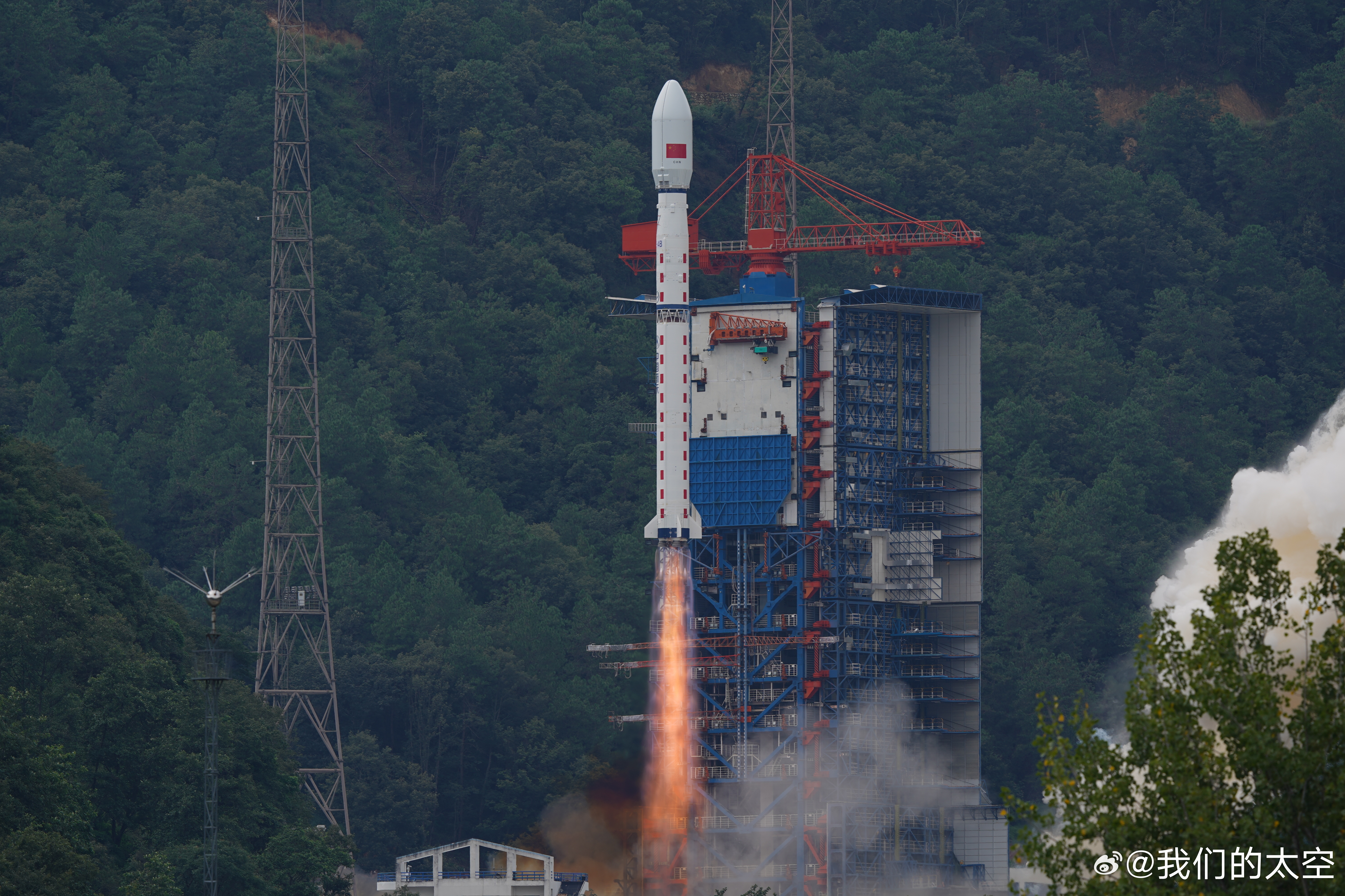 Long March 4B | Yaogan 43 Group 01 cover image