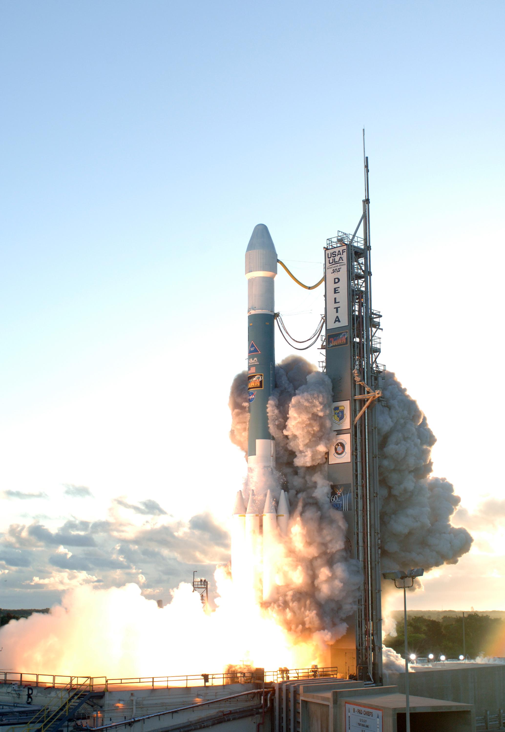 Delta II 7925H-9.5 | Dawn cover image
