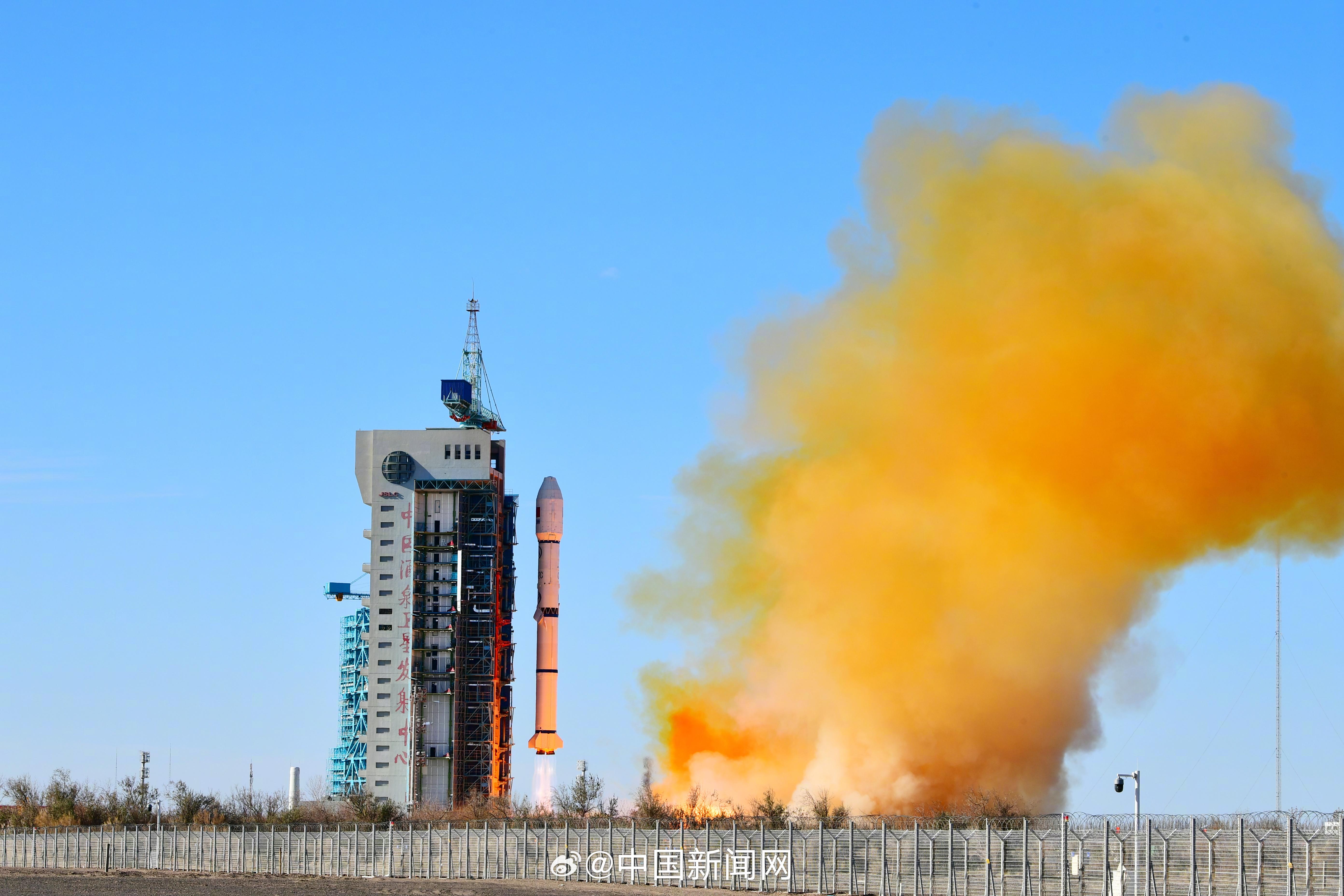 Long March 2C | PIESAT-2 01-04 cover image