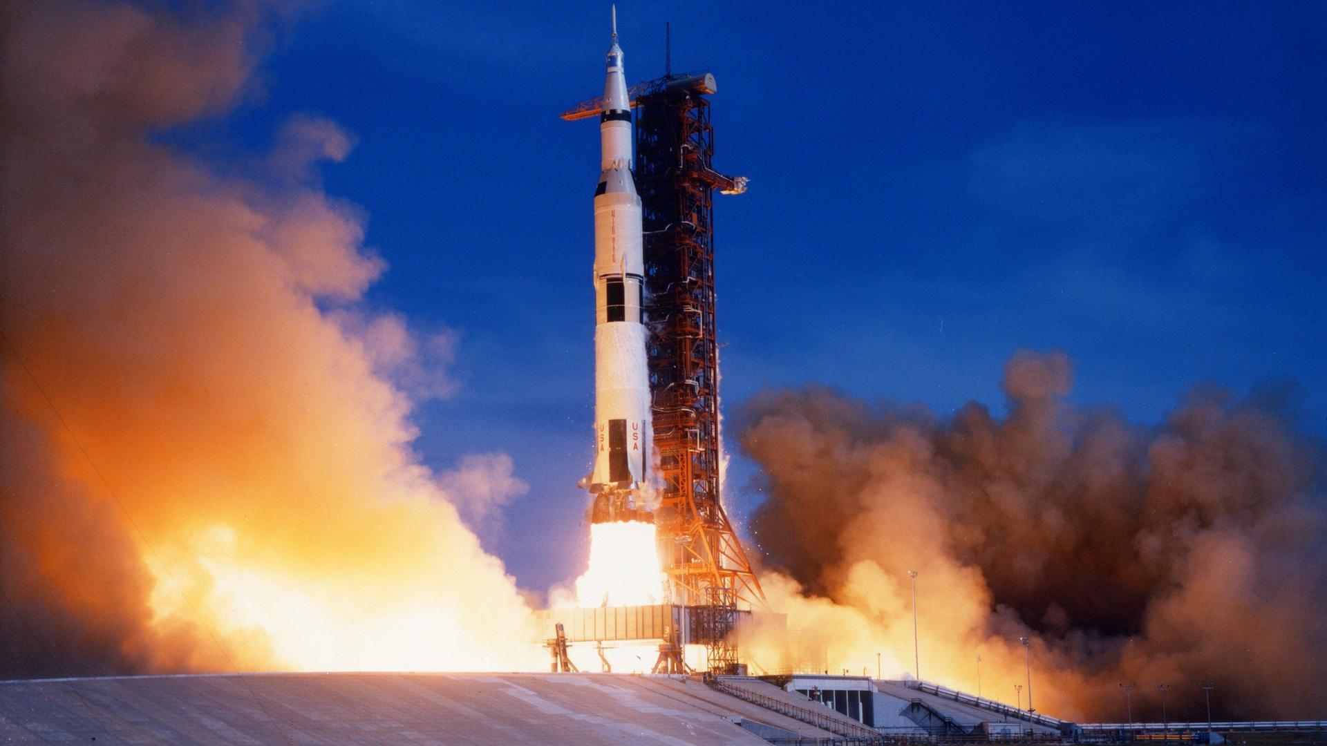 Saturn V | Apollo 11 cover image