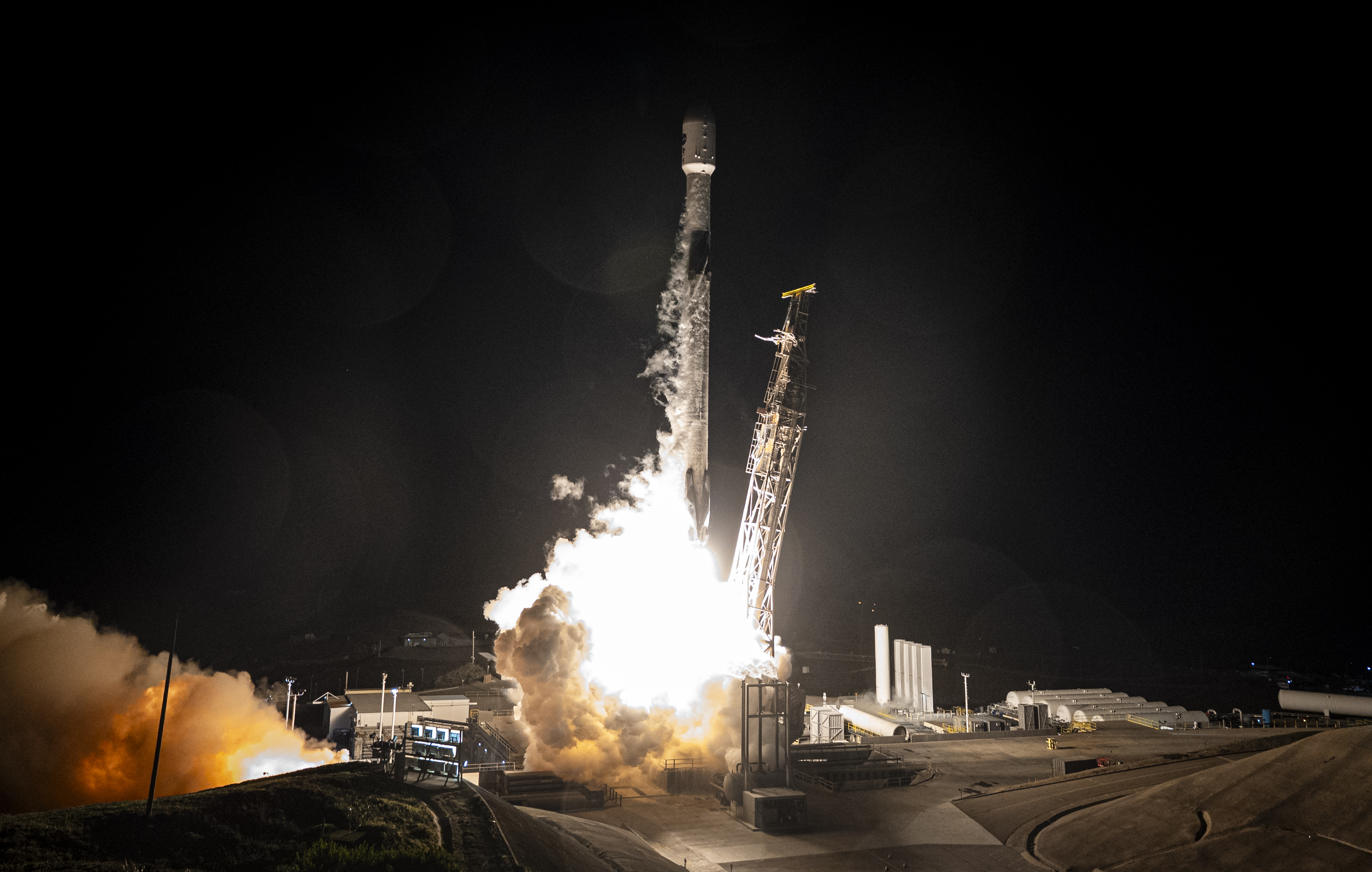 Falcon 9 Block 5 | SPHEREx & PUNCH cover image