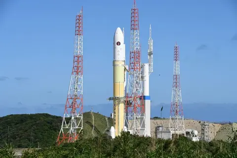 Japanese MMX mission set for launch to study Martian moons