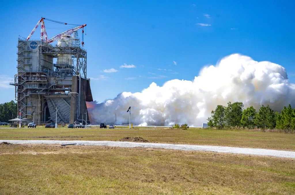 RS-25 engine No. 10001 undergoes a hot fire test on the Fred Haise Test Stand at NASA’s Stennis Space Center in Mississippi on October 21, 2026.