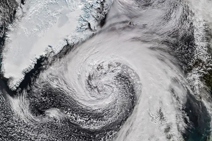 Extratropical Cyclone Whips Past Iceland