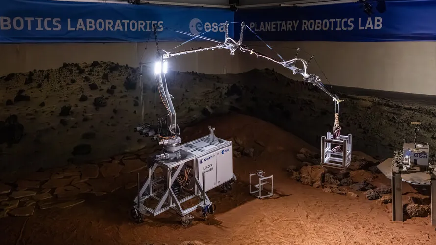 Moon crane to take a load off lunar landers