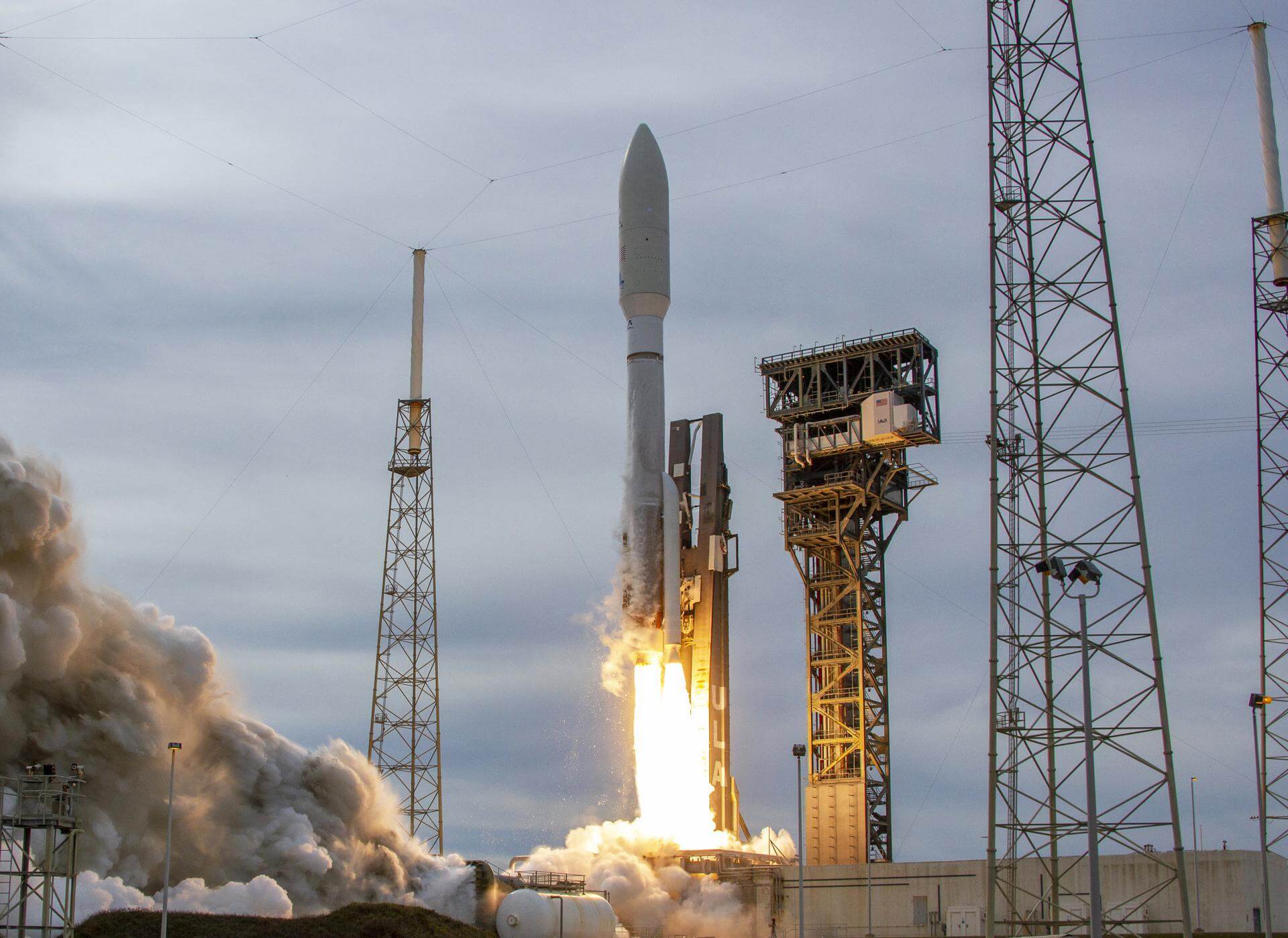 Atlas V 511 cover image